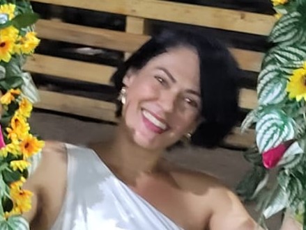 "Este curso foi sim de grande valia, desenvolvi principalmente o amor próprio e sair de uma completa dependência emocional que vivia. Continuo numa batalha árdua por cura e para não desanimar diante de várias situações que nos acometem." Joelma Oliveira